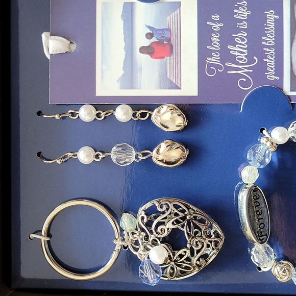 ❤️ - Mother's 4 pc Gift Set - Picture 4 of 5